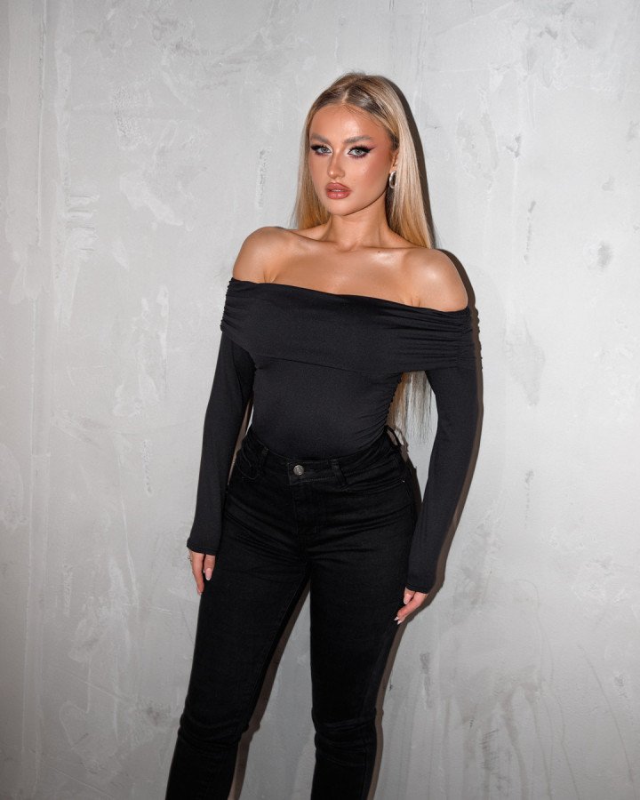 Bodysuit off