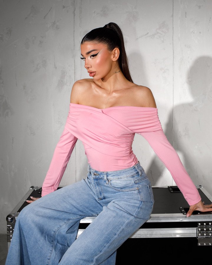 Bodysuit off-shoulder