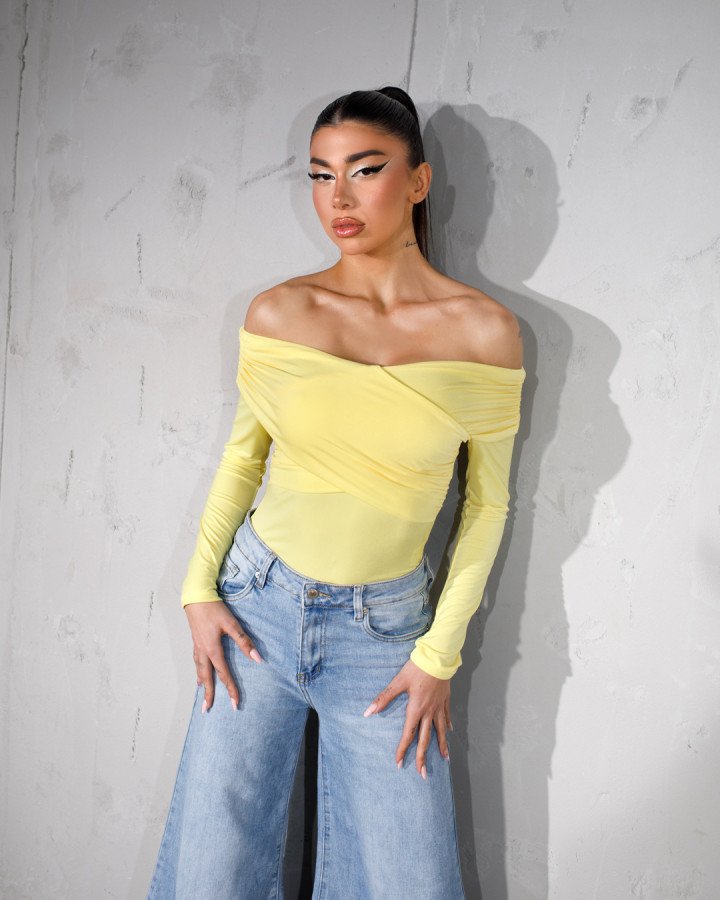 Bodysuit off-shoulder