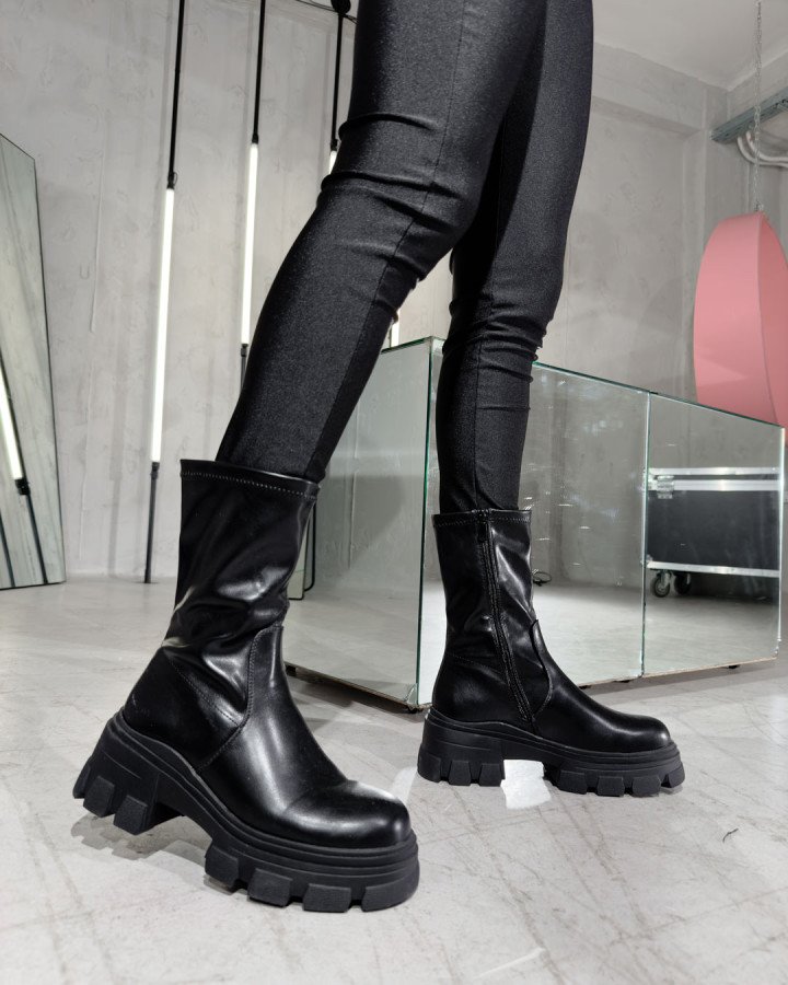 Boots pleather