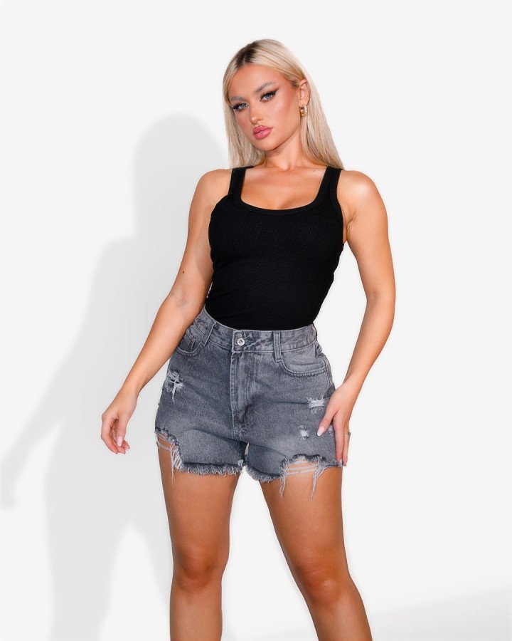 High-waisted distressed