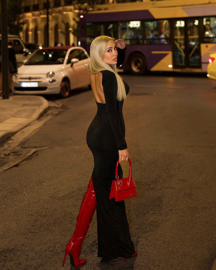 Backless maxi