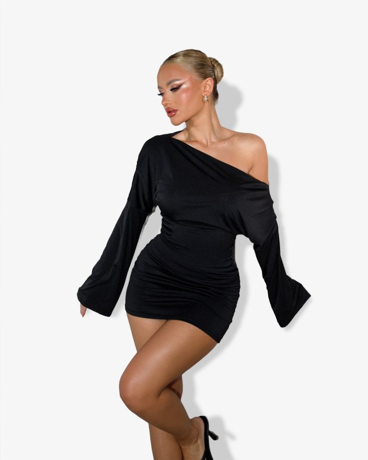 Αsymmetrical one-shoulder