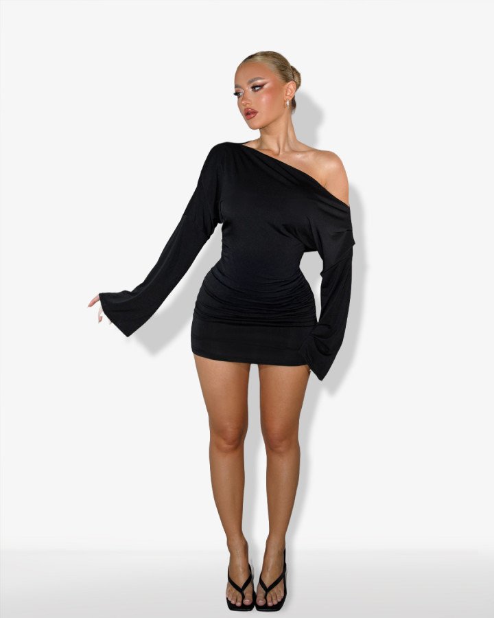 Αsymmetrical one-shoulder