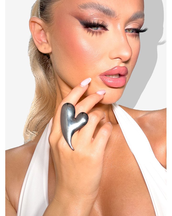 Abstract heart-ring