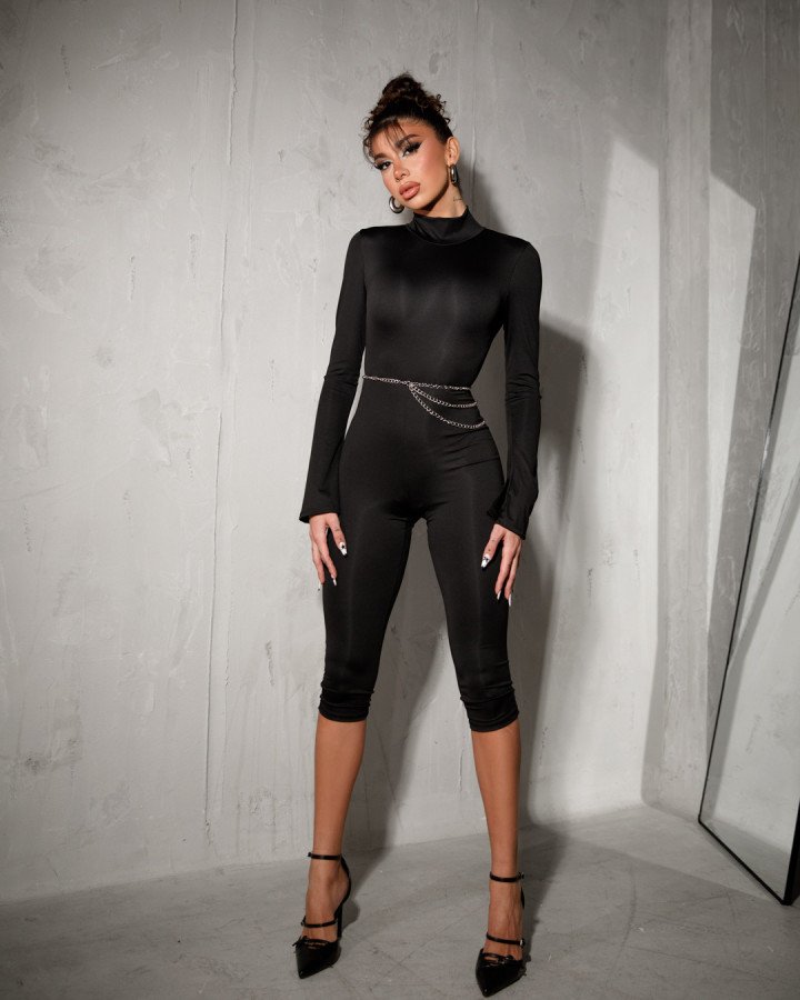 Long-sleeved turtleneck