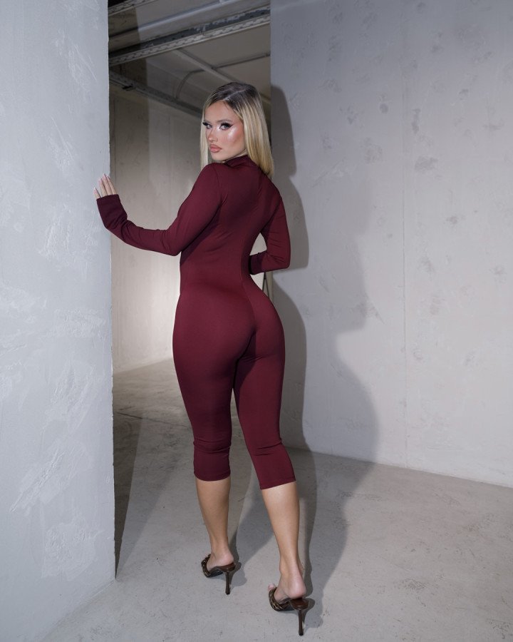 Long-sleeved turtleneck