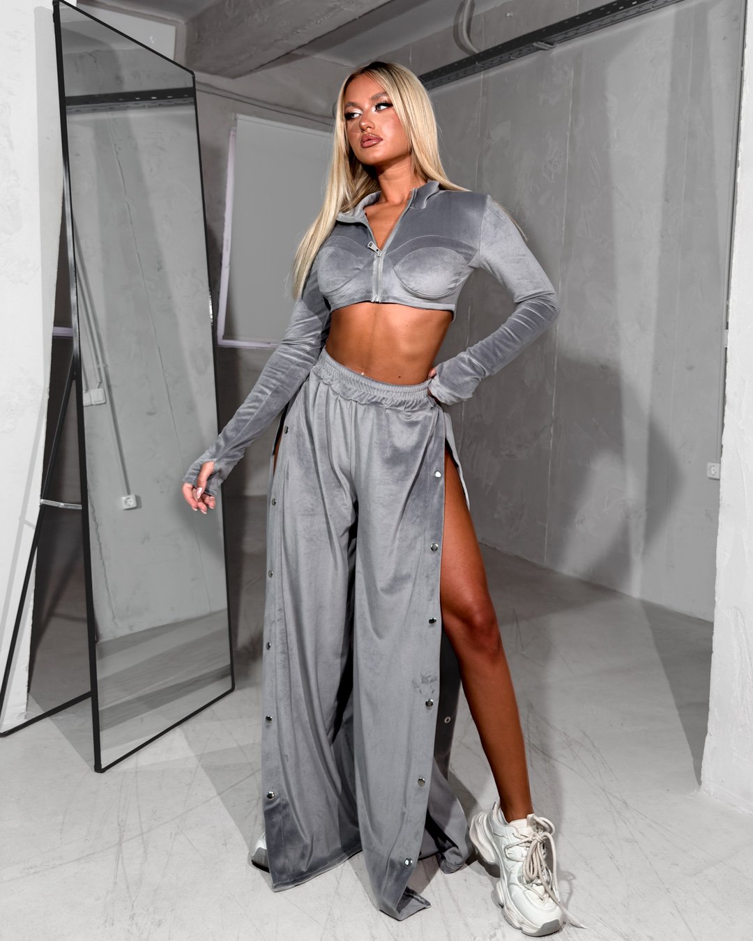 Set Velvet jacket and pants with side buttons|Grey