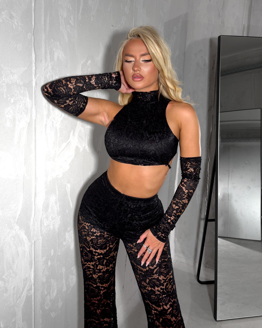 Set 2(pcs)-lace crop-top backless and flared pants lBlack