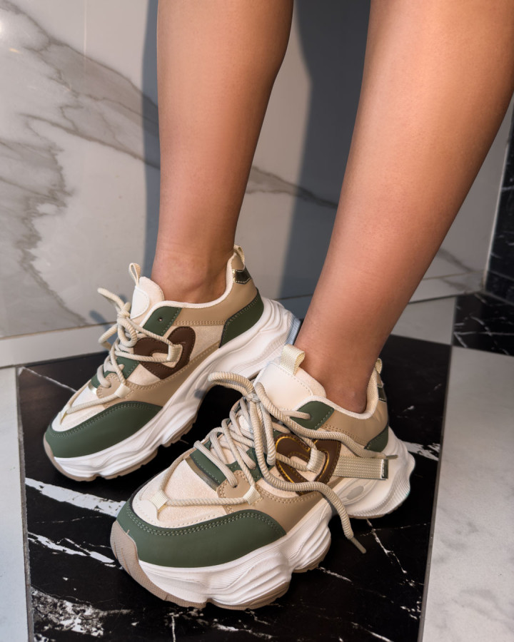 Chunky sneakers