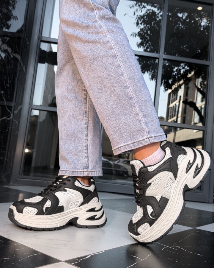 Chunky sneakers