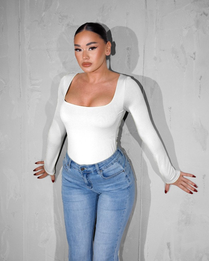 Square neckline