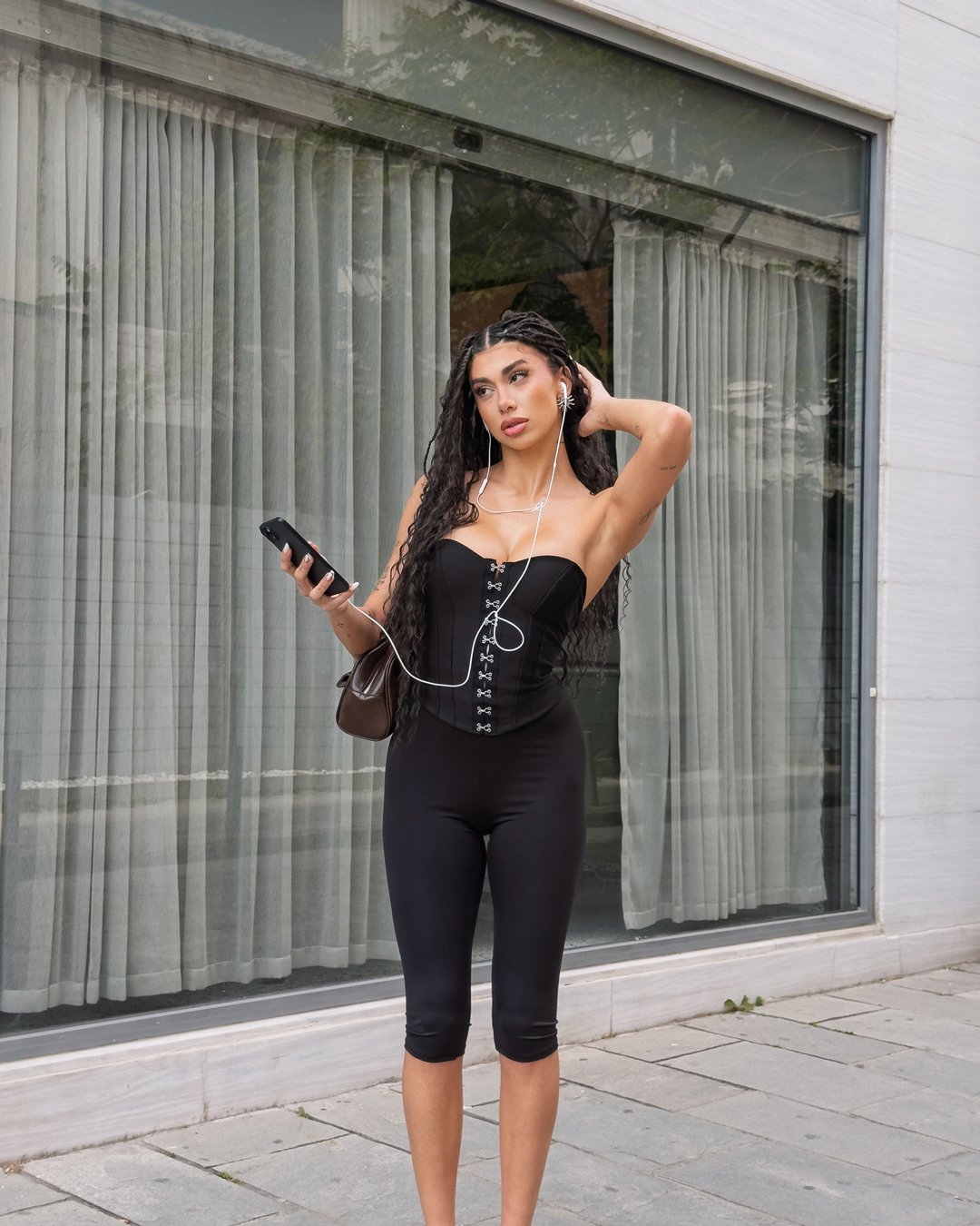 Strapless corset-style top with closure | Black