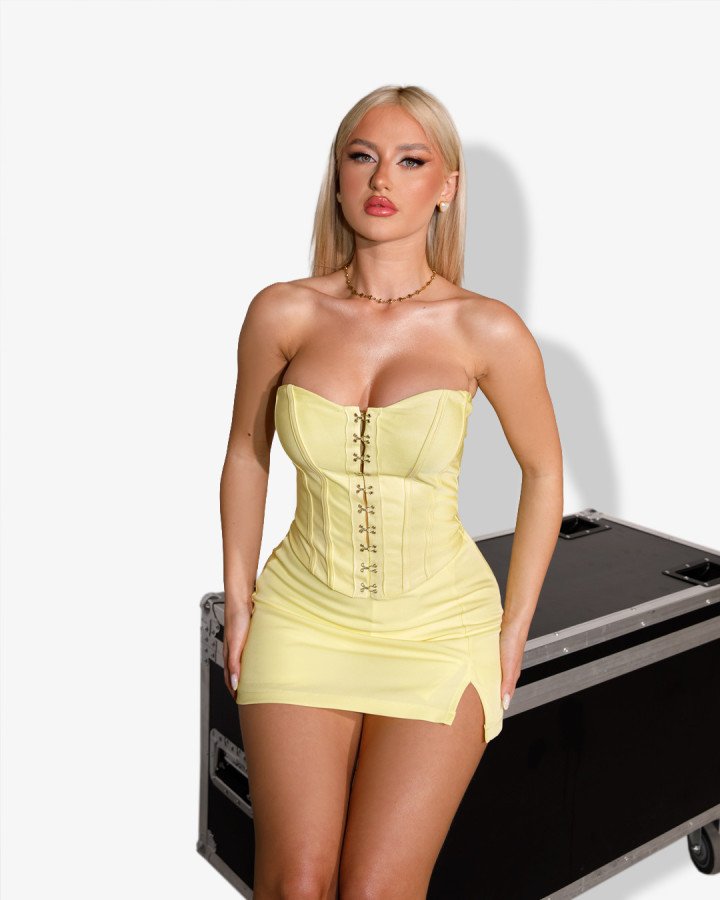 Strapless corset-style