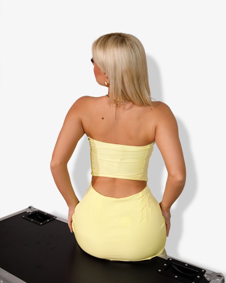 Strapless corset-style