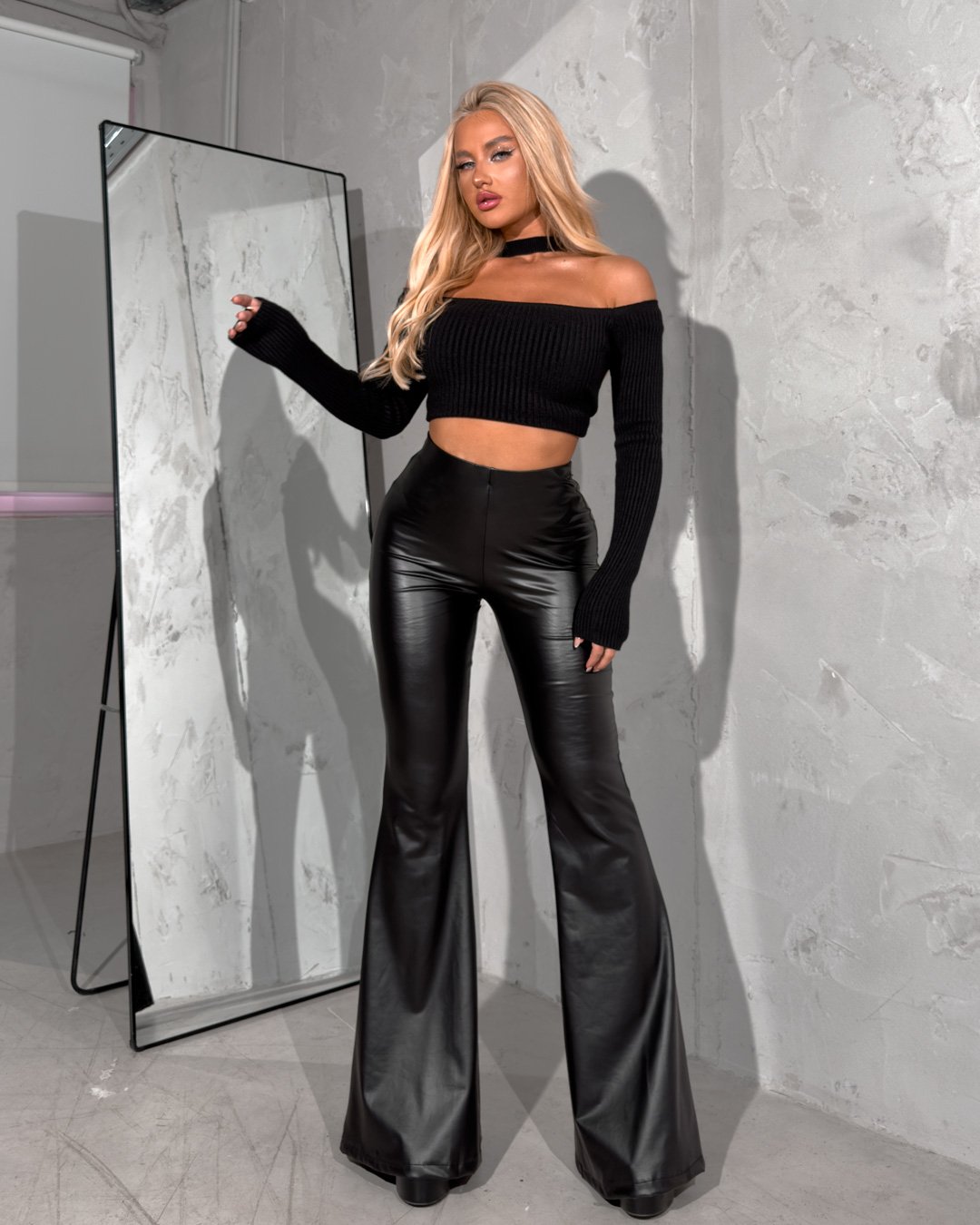 Faux-leather flared-pants high waisted | Black