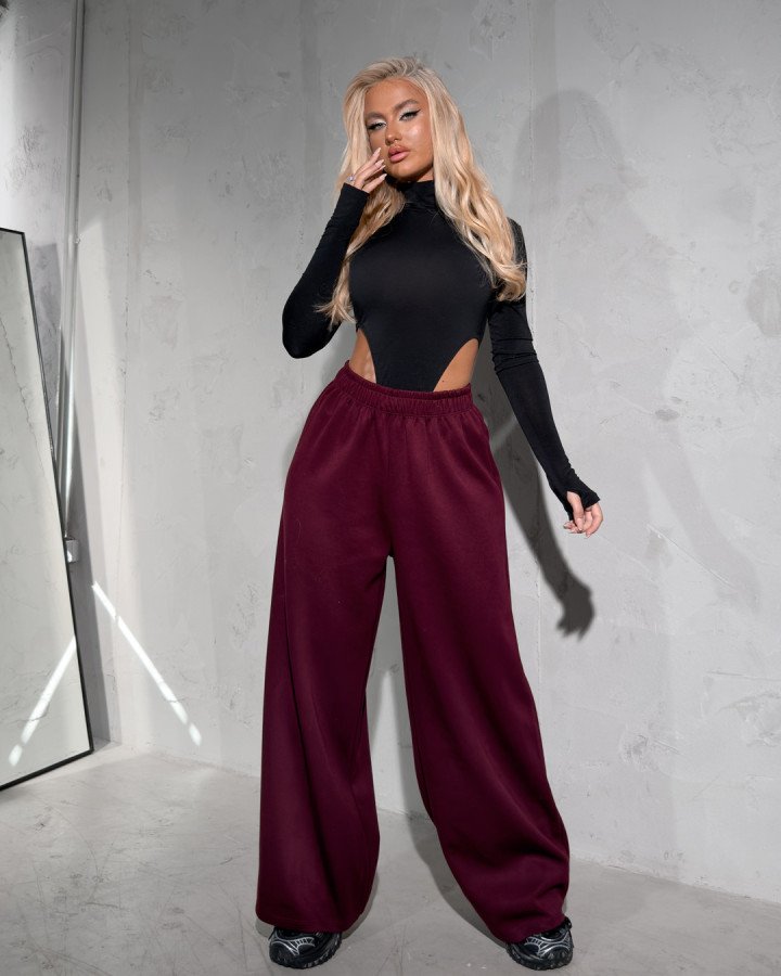 Wide-leg trousers