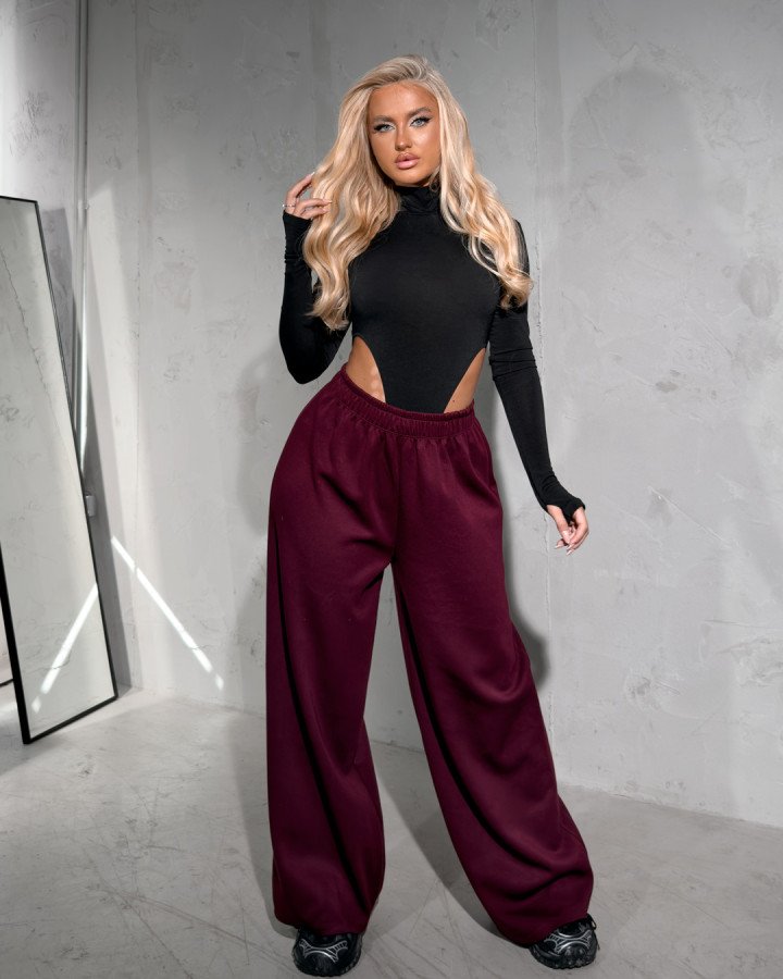 Wide-leg trousers